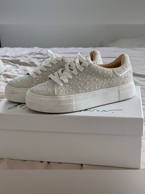 ❌SOLD❌ Betsey Johnson Sidny Pearl Embellished Sneakers